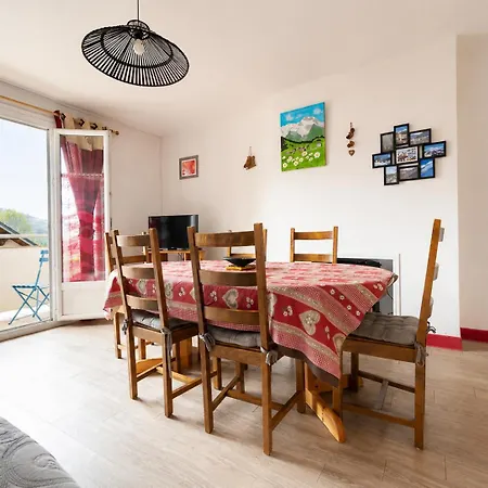 Apartment Avec Balcon, Centre - Proche Commerces