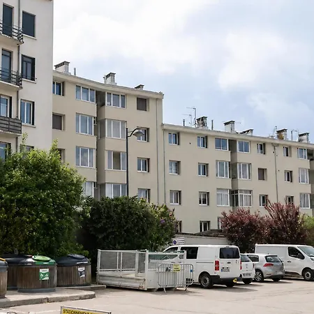 Appartement Avec Balcon, Centre - Proche Commerces